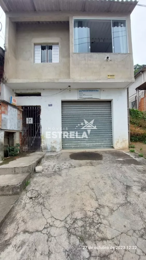 Casa à venda com 4 quartos, 250m² - Foto 1