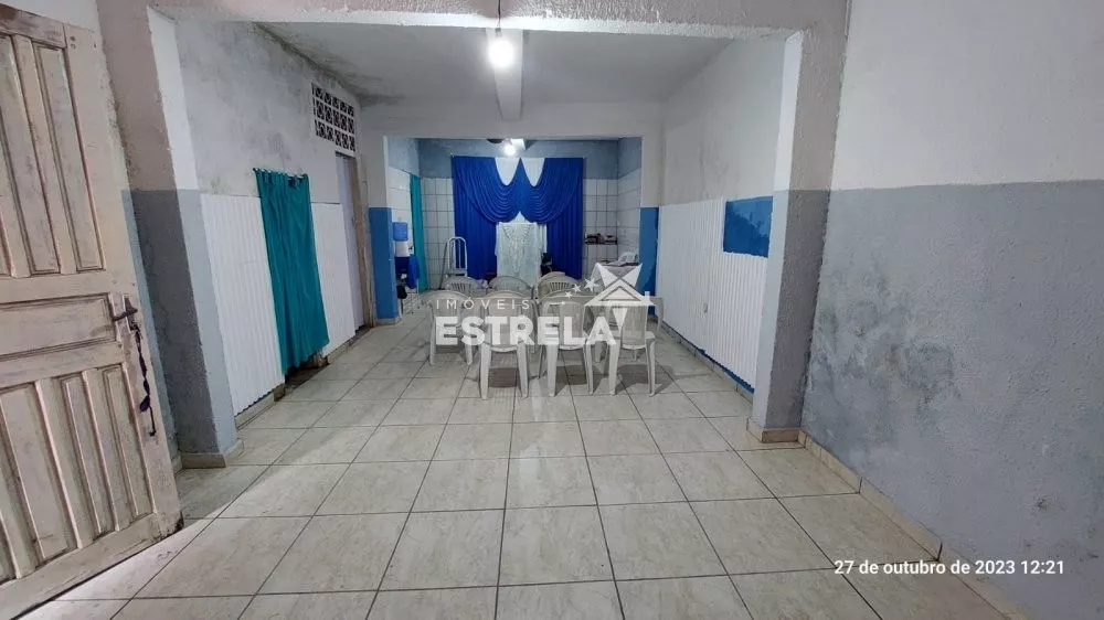 Casa à venda com 4 quartos, 250m² - Foto 3