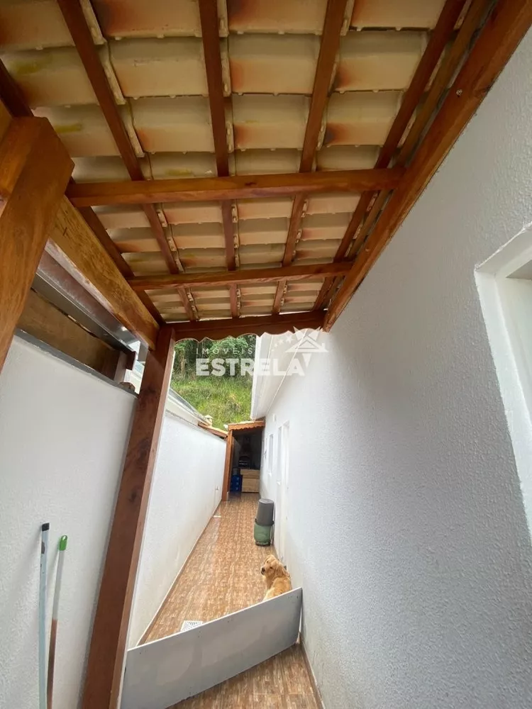 Casa à venda com 2 quartos, 50m² - Foto 3