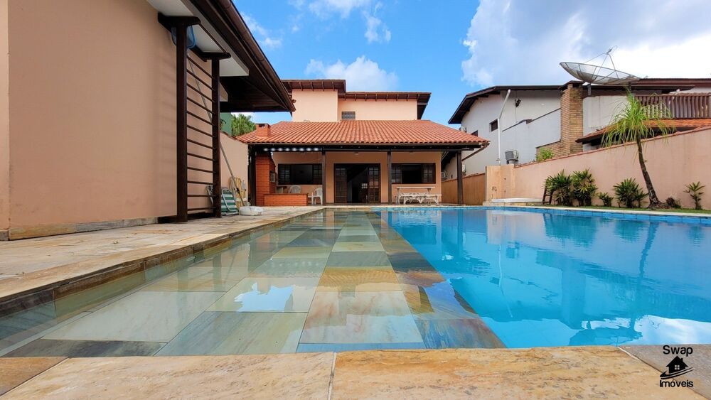 Casa à venda com 4 quartos, 541m² - Foto 2