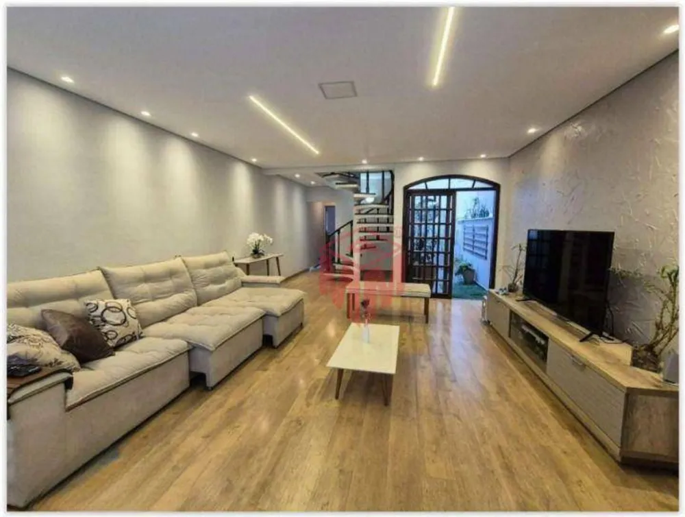 Sobrado, 3 quartos, 237 m² - Foto 1
