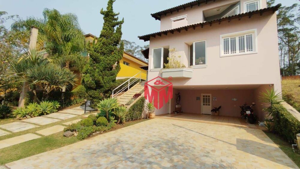 Sobrado à venda com 3 quartos, 390m² - Foto 1