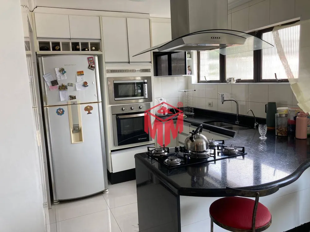 Apartamento, 3 quartos, 180 m² - Foto 1