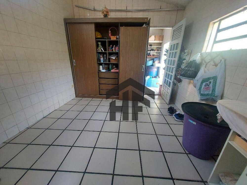 Casa à venda com 4 quartos, 184m² - Foto 11