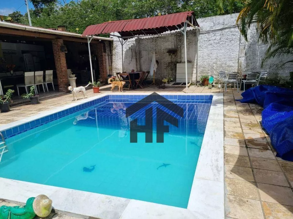 Casa de Condomínio à venda com 3 quartos, 140m² - Foto 2