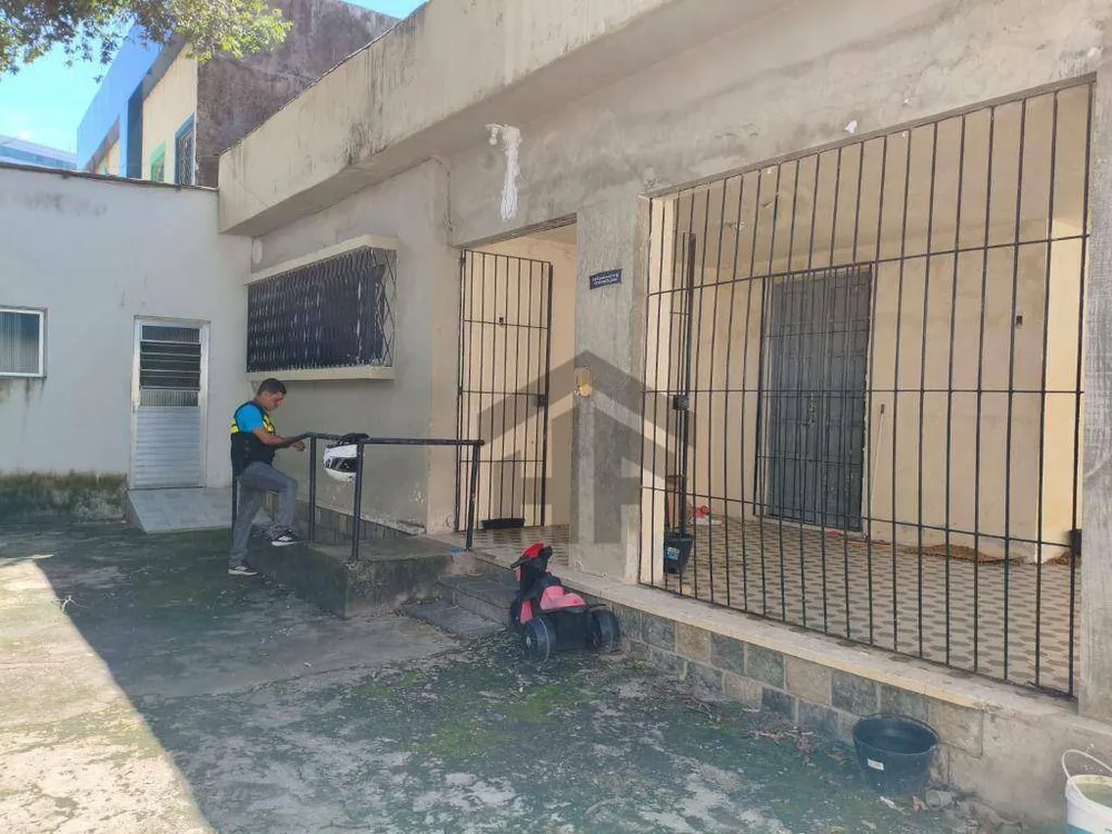 Casa, 4 quartos, 180 m² - Foto 1