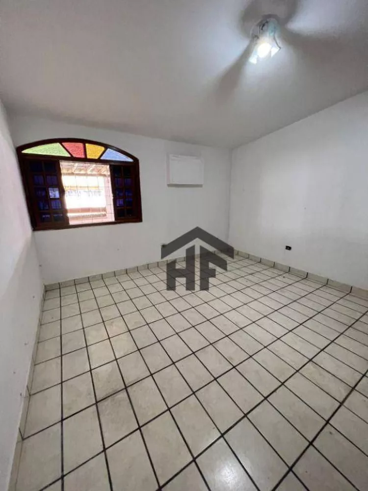 Casa à venda com 4 quartos, 240m² - Foto 3