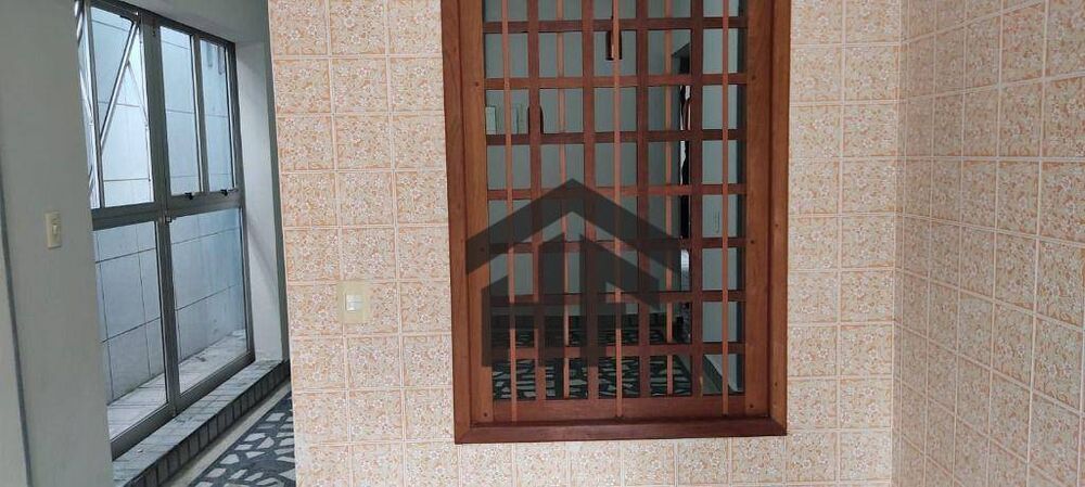 Casa à venda e aluguel com 5 quartos, 160m² - Foto 4