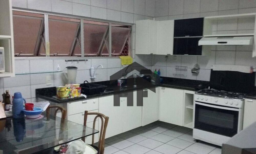 Apartamento à venda com 3 quartos, 160m² - Foto 8