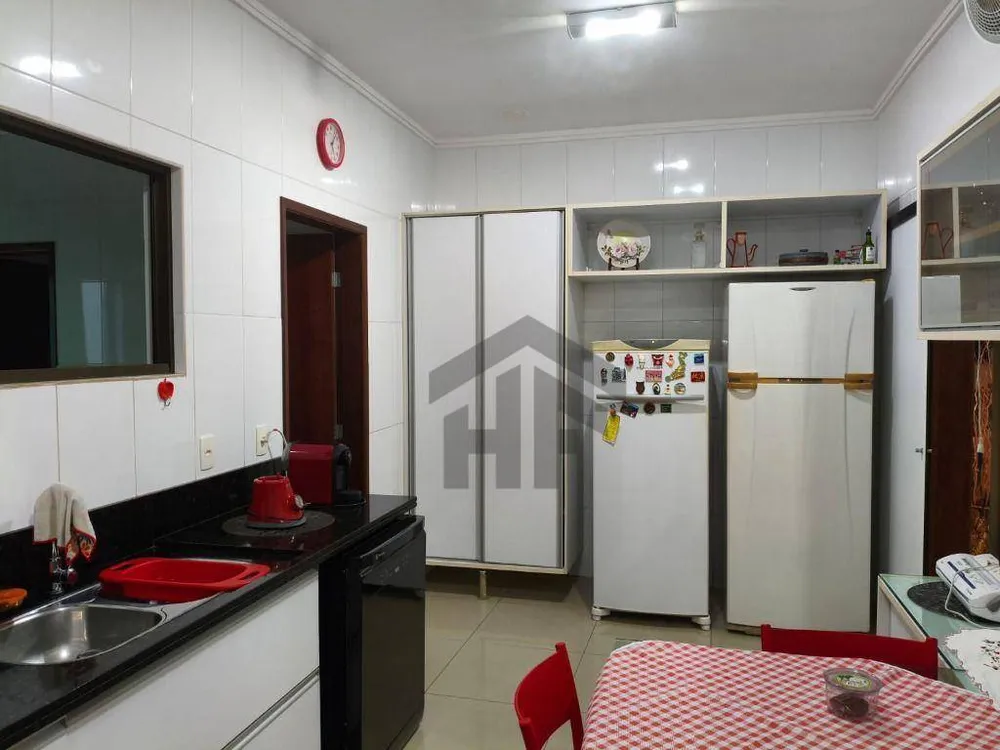 Casa, 3 quartos, 225 m² - Foto 7
