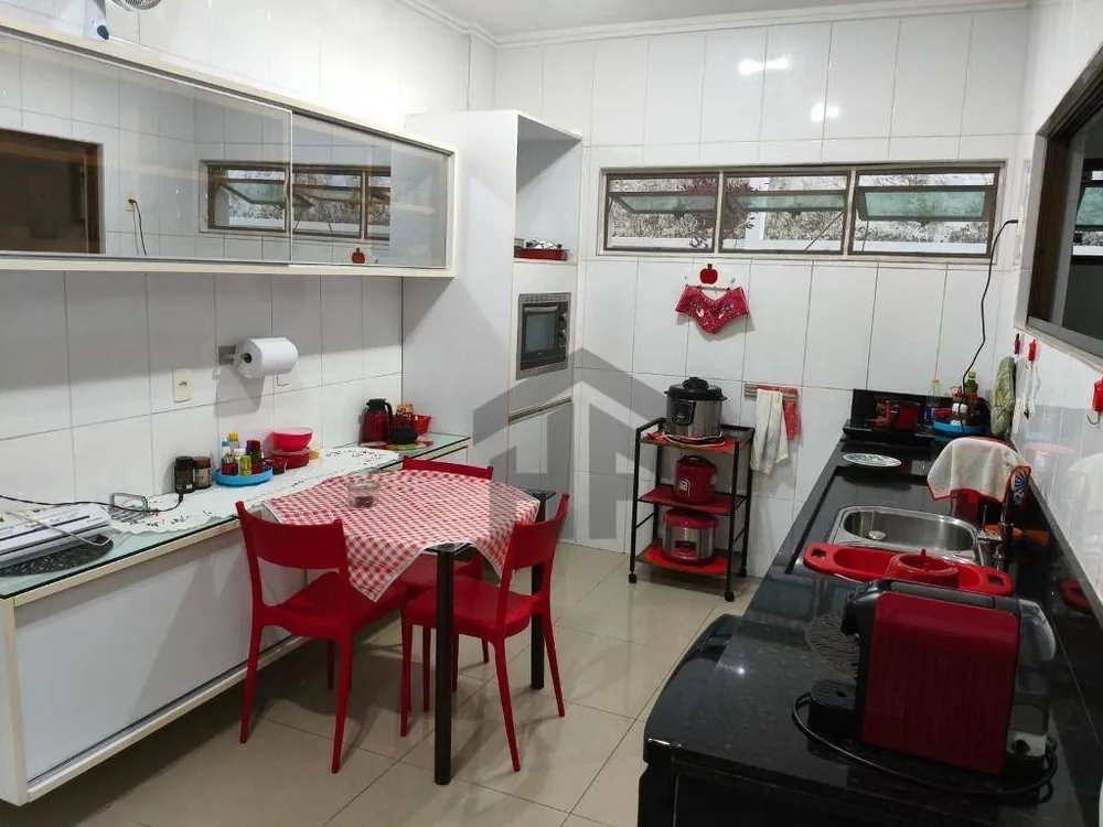 Casa, 3 quartos, 225 m² - Foto 8
