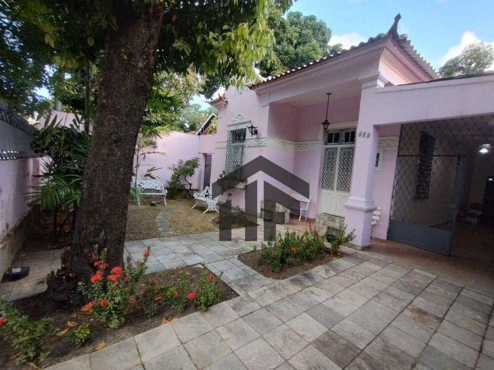 Casa, 4 quartos, 174 m² - Foto 1