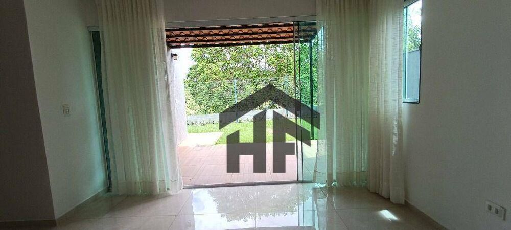 Casa de Condomínio à venda com 3 quartos, 220m² - Foto 3