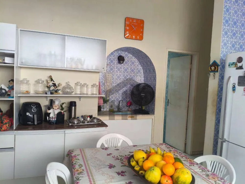 Casa, 6 quartos, 250 m² - Foto 1