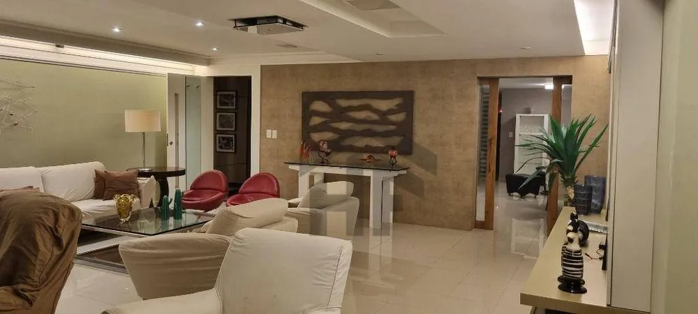 Apartamento, 3 quartos, 211 m² - Foto 1