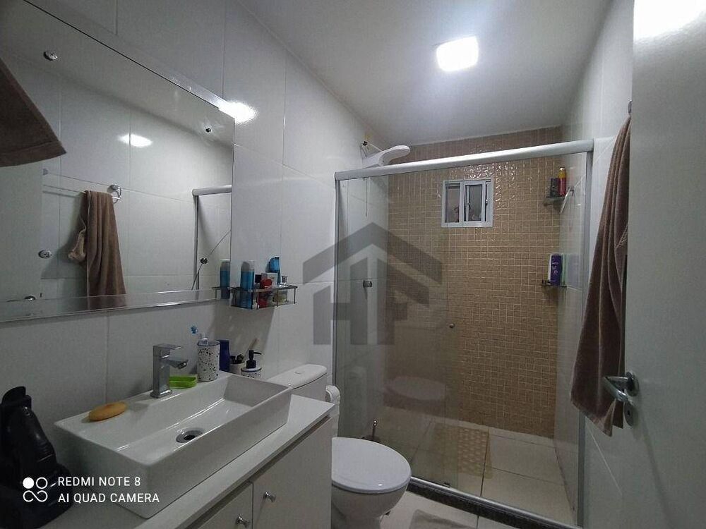 Casa à venda com 3 quartos, 210m² - Foto 2