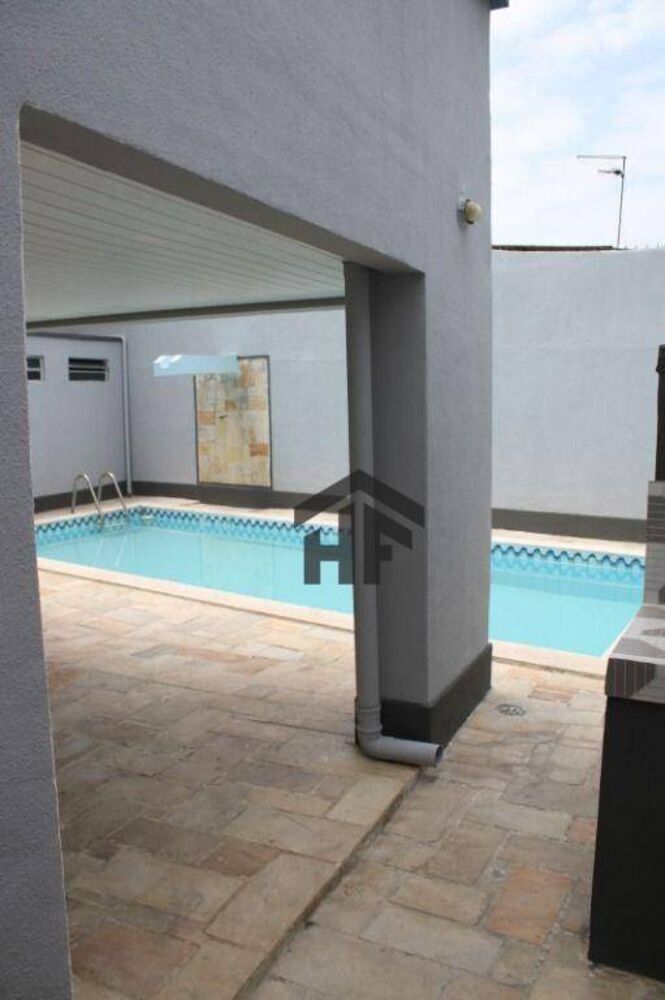 Casa à venda com 6 quartos, 460m² - Foto 4