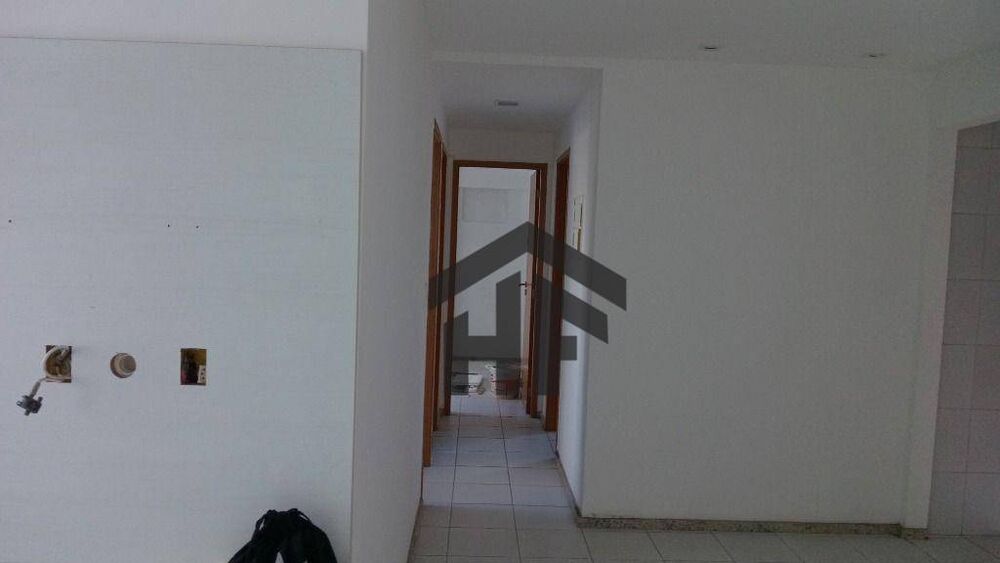 Apartamento à venda com 3 quartos, 71m² - Foto 4