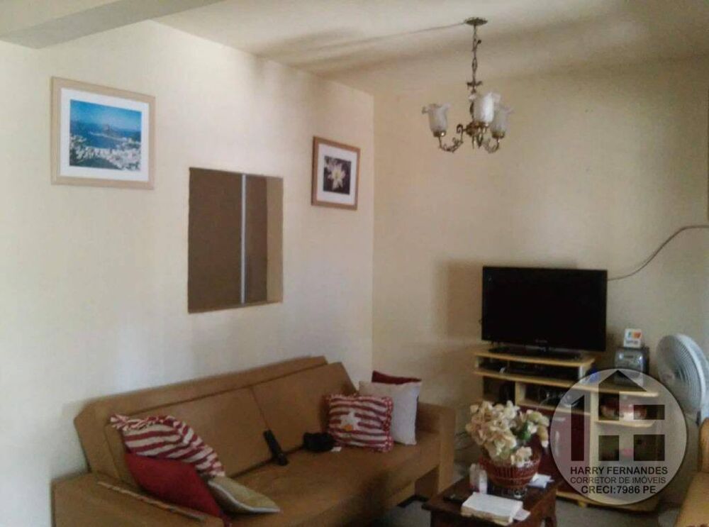 Casa à venda com 5 quartos, 242m² - Foto 1