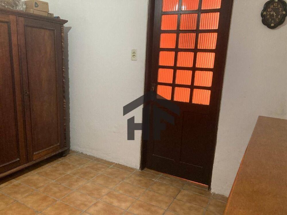 Casa à venda com 6 quartos, 150m² - Foto 8