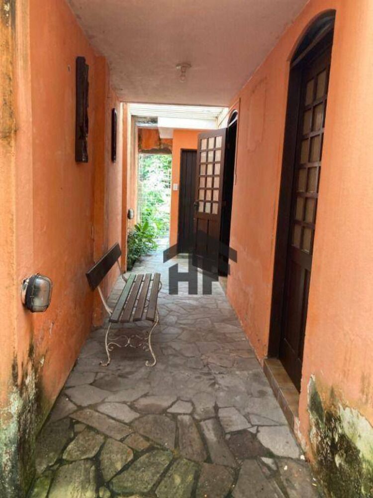 Casa à venda com 6 quartos, 150m² - Foto 12