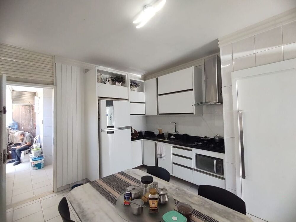 Casa, 4 quartos, 240 m² - Foto 4