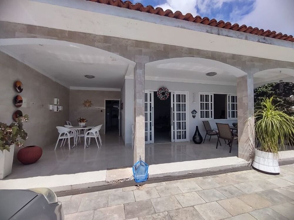 Casa, 4 quartos, 240 m² - Foto 1