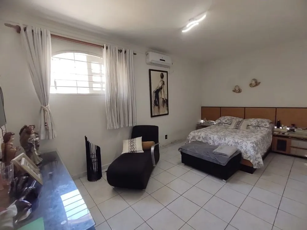 Casa, 4 quartos, 240 m² - Foto 4