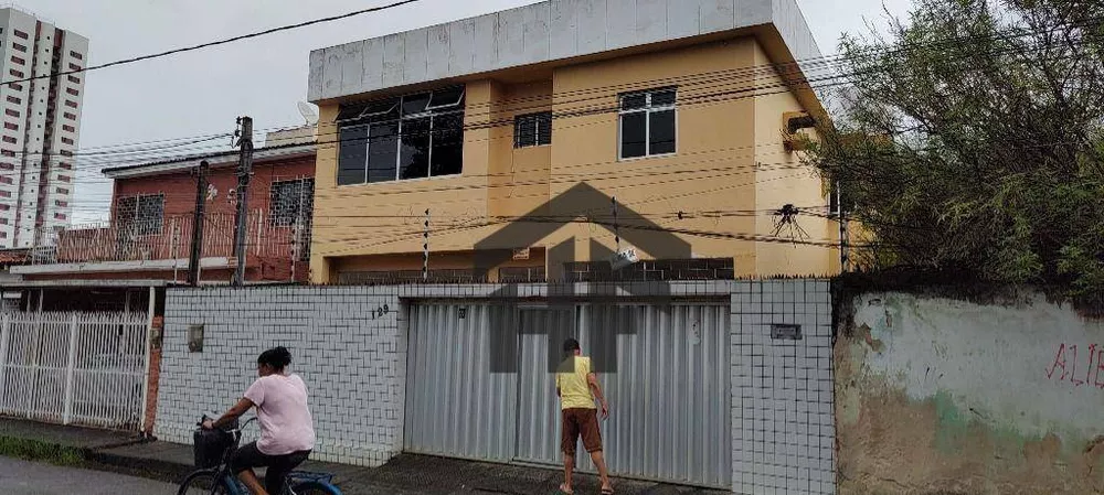 Casa para alugar com 5 quartos, 200m² - Foto 1