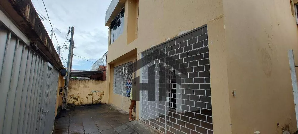 Casa para alugar com 5 quartos, 200m² - Foto 2