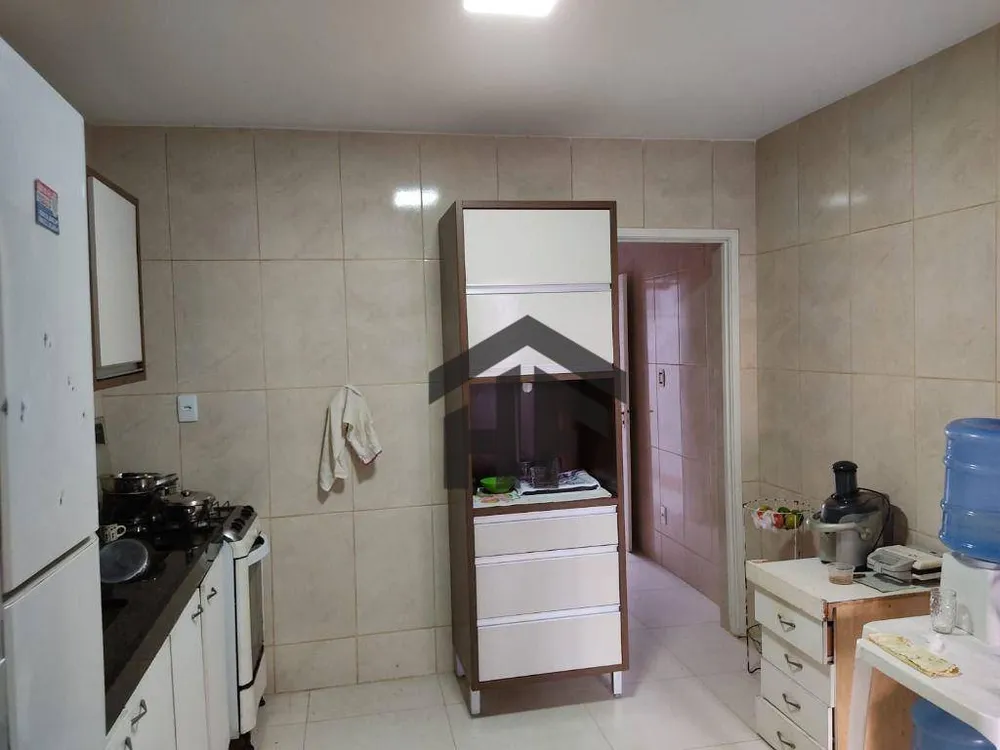 Casa, 6 quartos, 196 m² - Foto 2