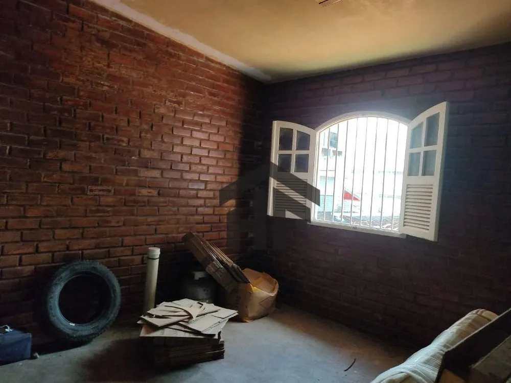 Casa, 6 quartos, 196 m² - Foto 1