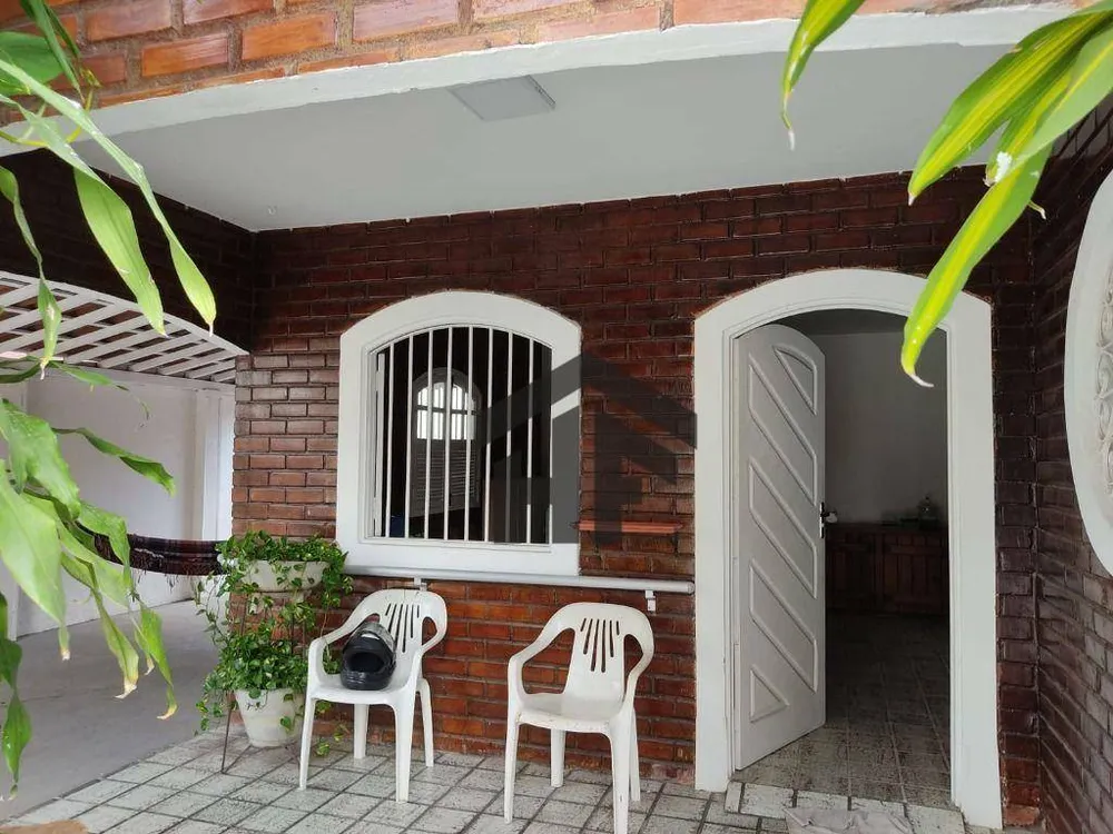 Casa, 6 quartos, 196 m² - Foto 1