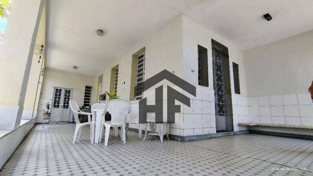 Casa à venda com 7 quartos, 245m² - Foto 4