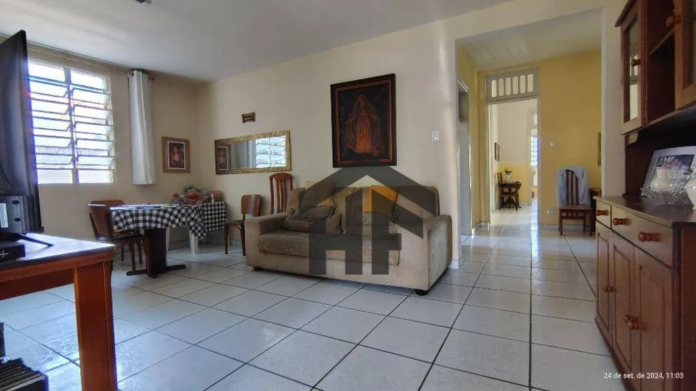 Casa, 7 quartos, 245 m² - Foto 1