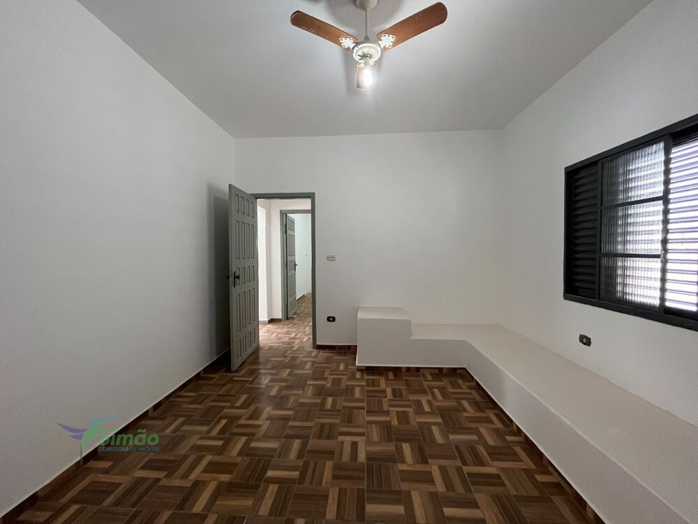 Casa à venda com 2 quartos, 267m² - Foto 2