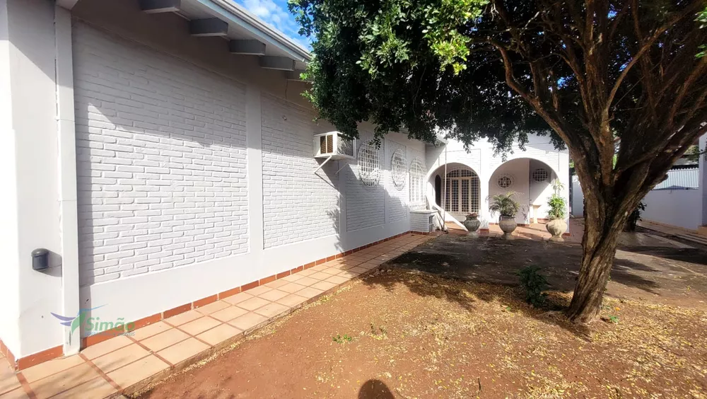 Casa à venda com 3 quartos, 324m² - Foto 8