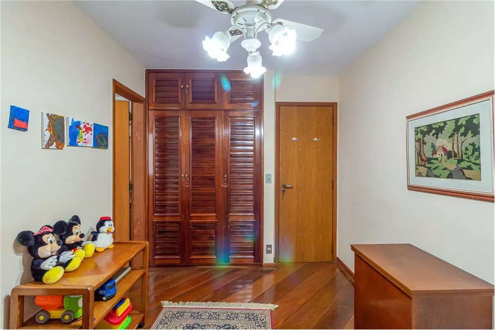 Apartamento à venda com 4 quartos, 186m² - Foto 2