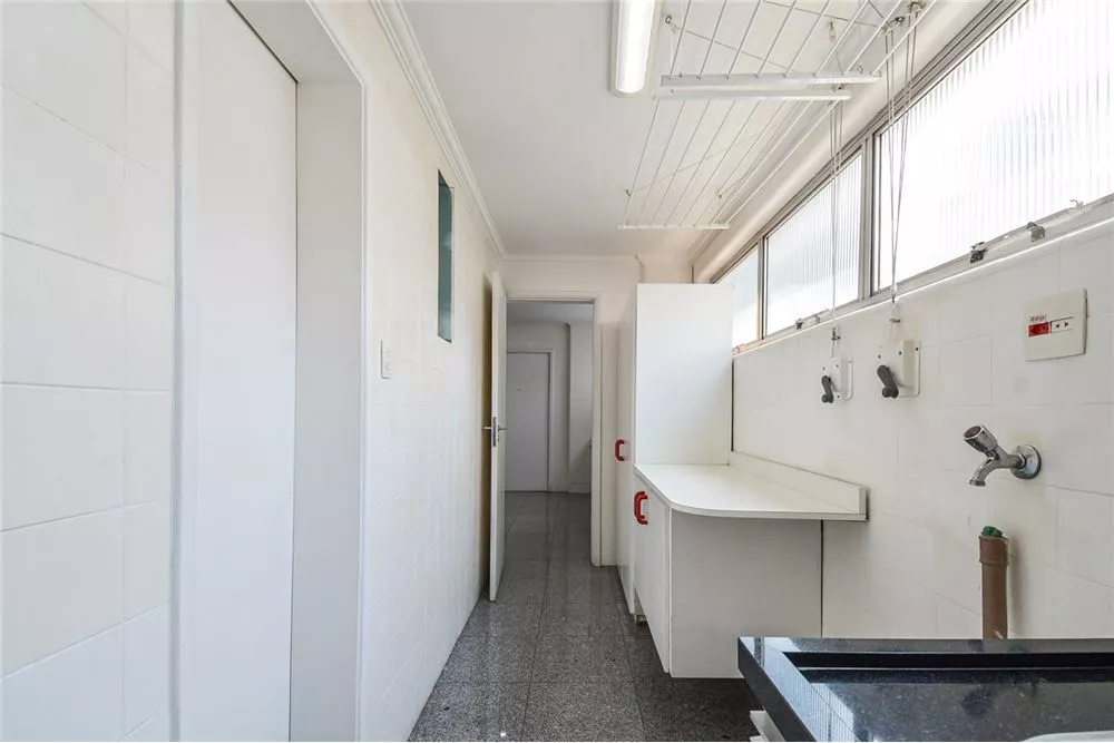 Apartamento à venda com 3 quartos, 158m² - Foto 9