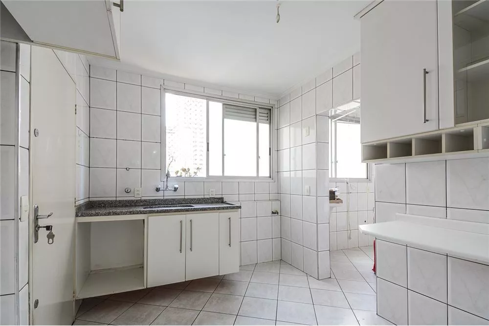 Apartamento à venda com 2 quartos, 108m² - Foto 3