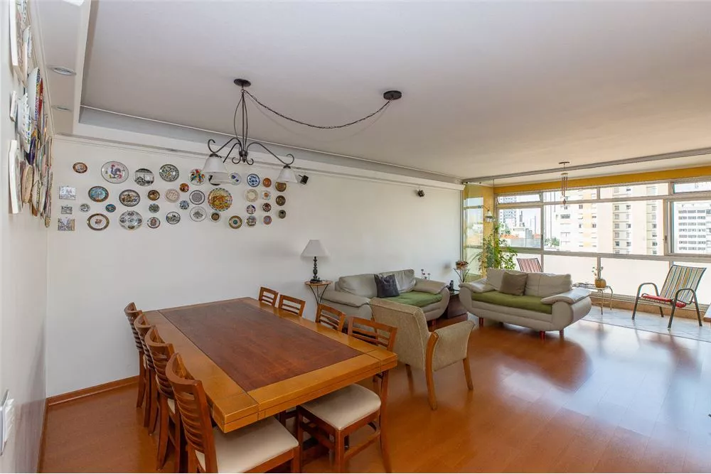 Apartamento à venda com 3 quartos, 138m² - Foto 1