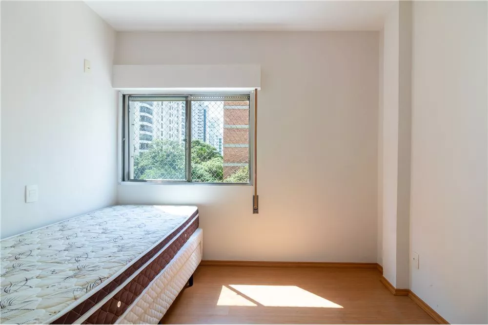 Apartamento à venda com 2 quartos, 70m² - Foto 4