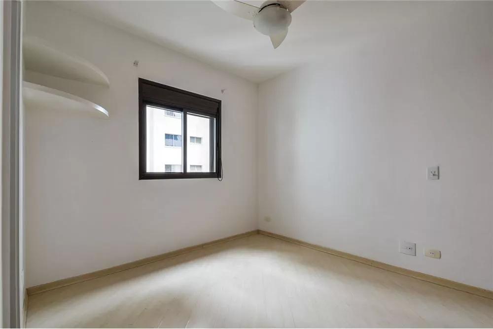 Apartamento à venda com 3 quartos, 178m² - Foto 4