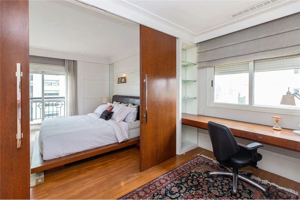 Apartamento, 3 quartos, 300 m² - Foto 1