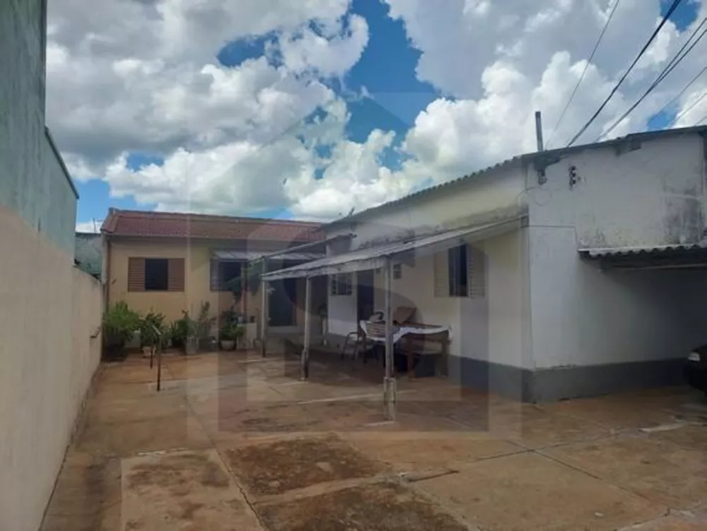 Casa à venda com 3 quartos, 100m² - Foto 2