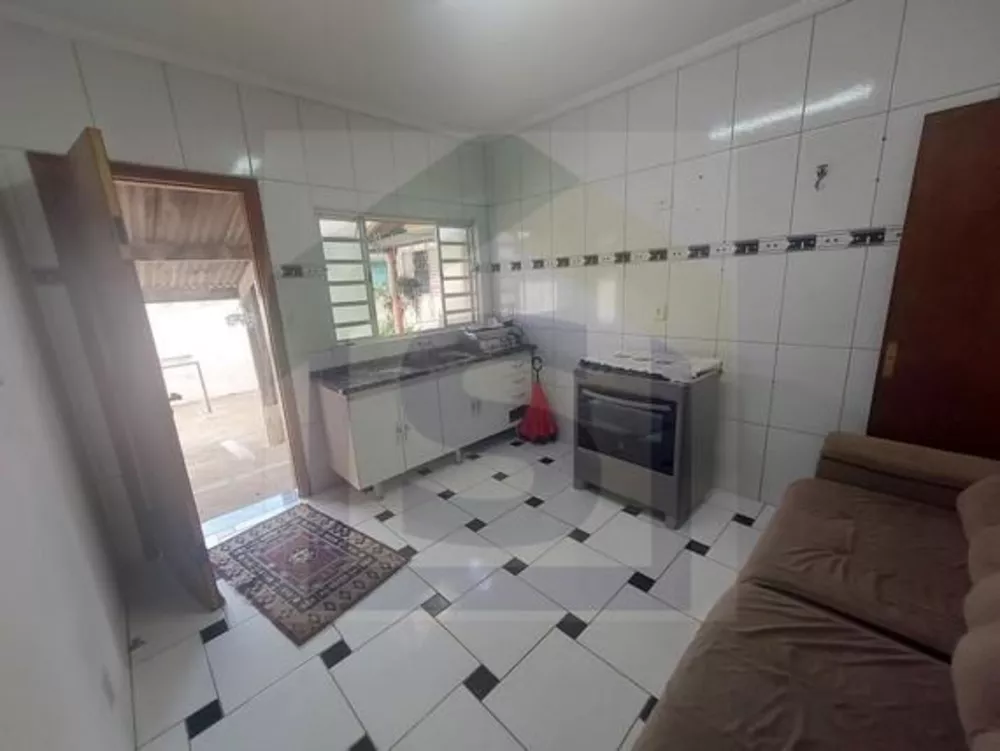 Casa à venda com 3 quartos, 100m² - Foto 4