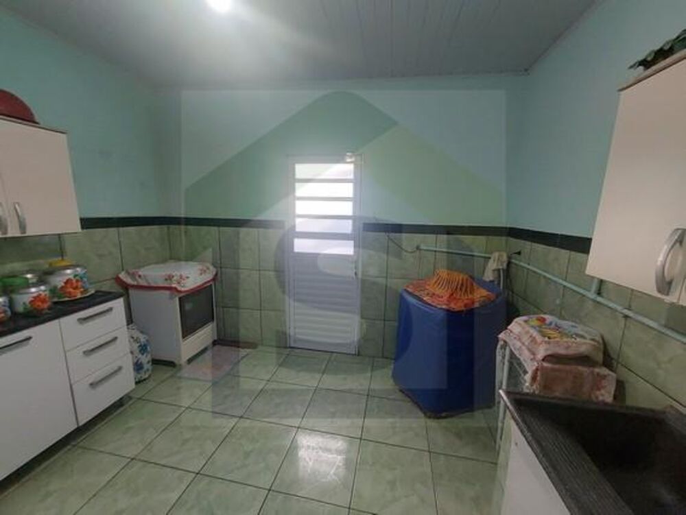 Casa à venda com 2 quartos, 110m² - Foto 2