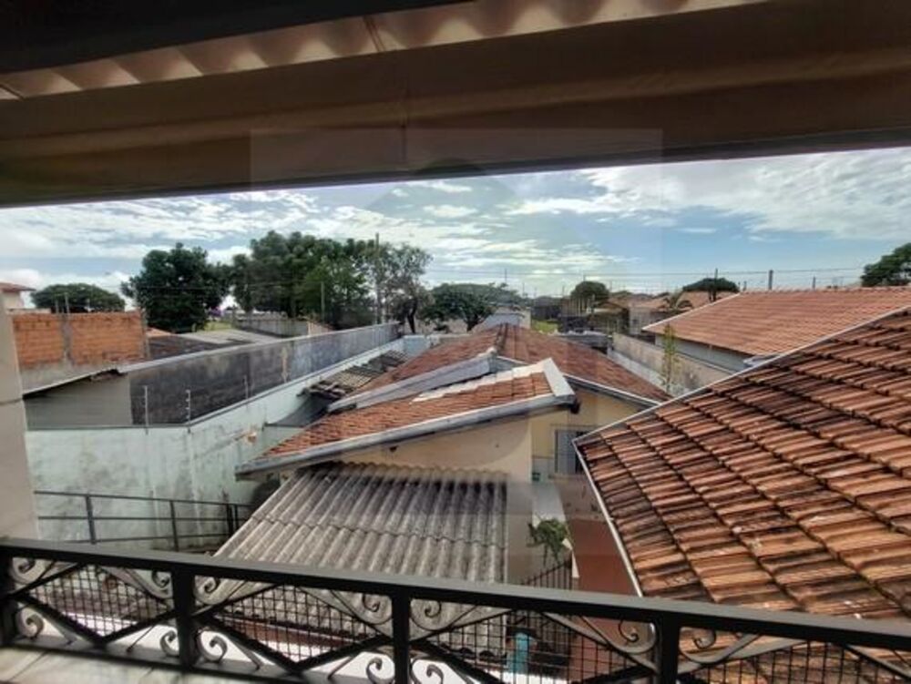 Casa à venda com 2 quartos, 190m² - Foto 4