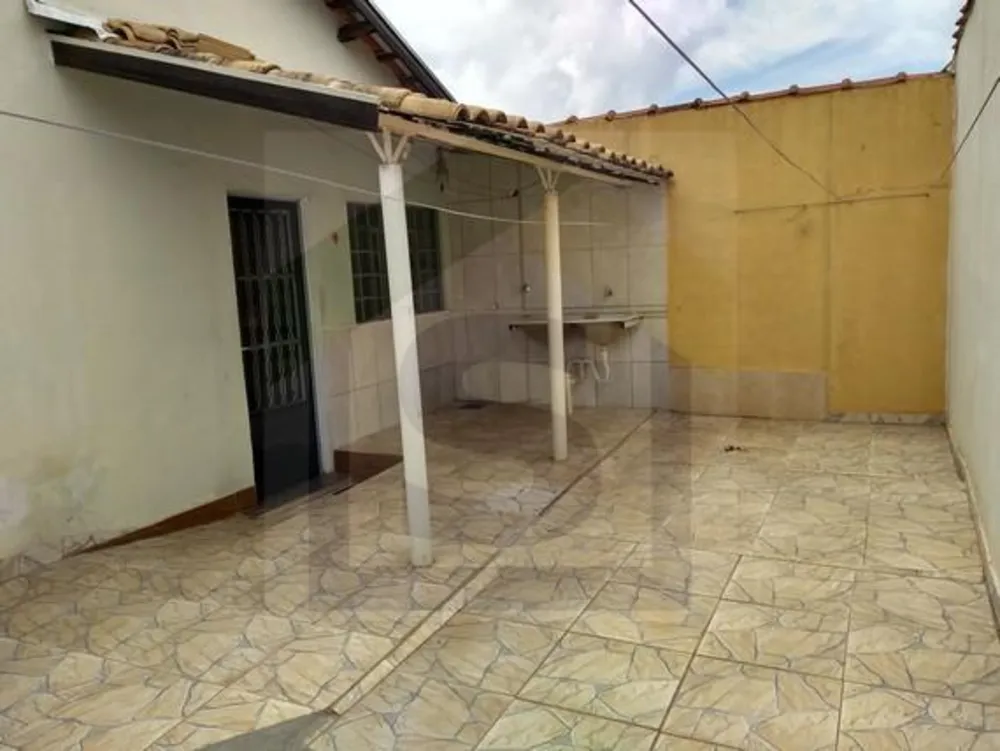 Casa, 2 quartos, 200 m² - Foto 1