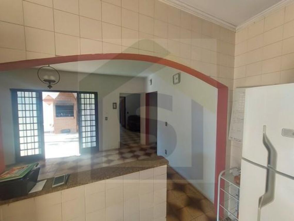 Casa à venda com 3 quartos, 200m² - Foto 3